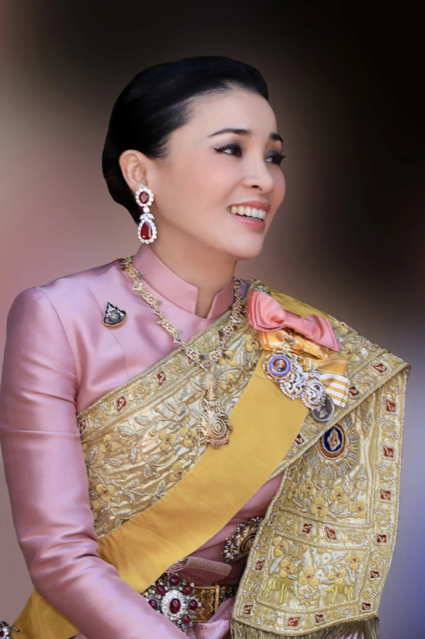 วันเฉลิมพระชนมพรรษาสมเด็จพระนางเจ้าฯ พระบรมราชินี